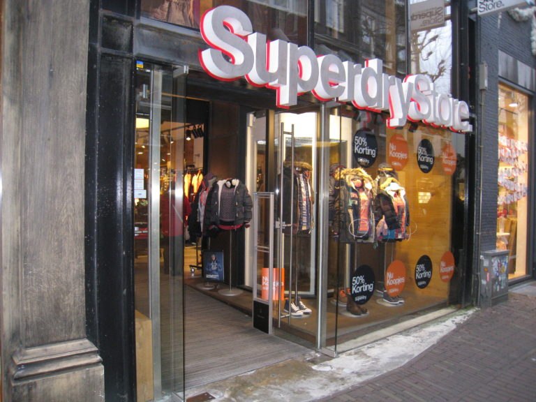 referentie_superdry_gevel-winkel-antidiefstal-poortjes